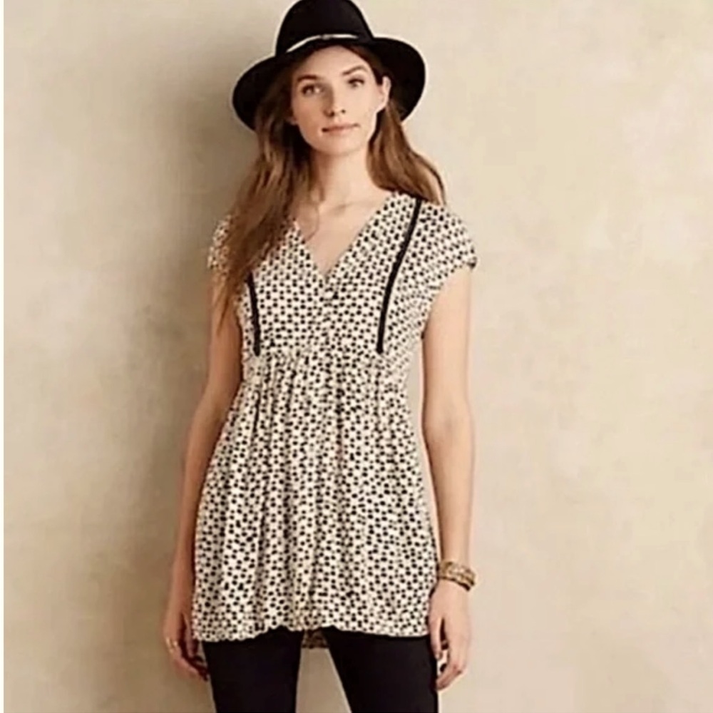 Anthropologie x VanessaVirginia black and white tunic. It has pockets!Size Small